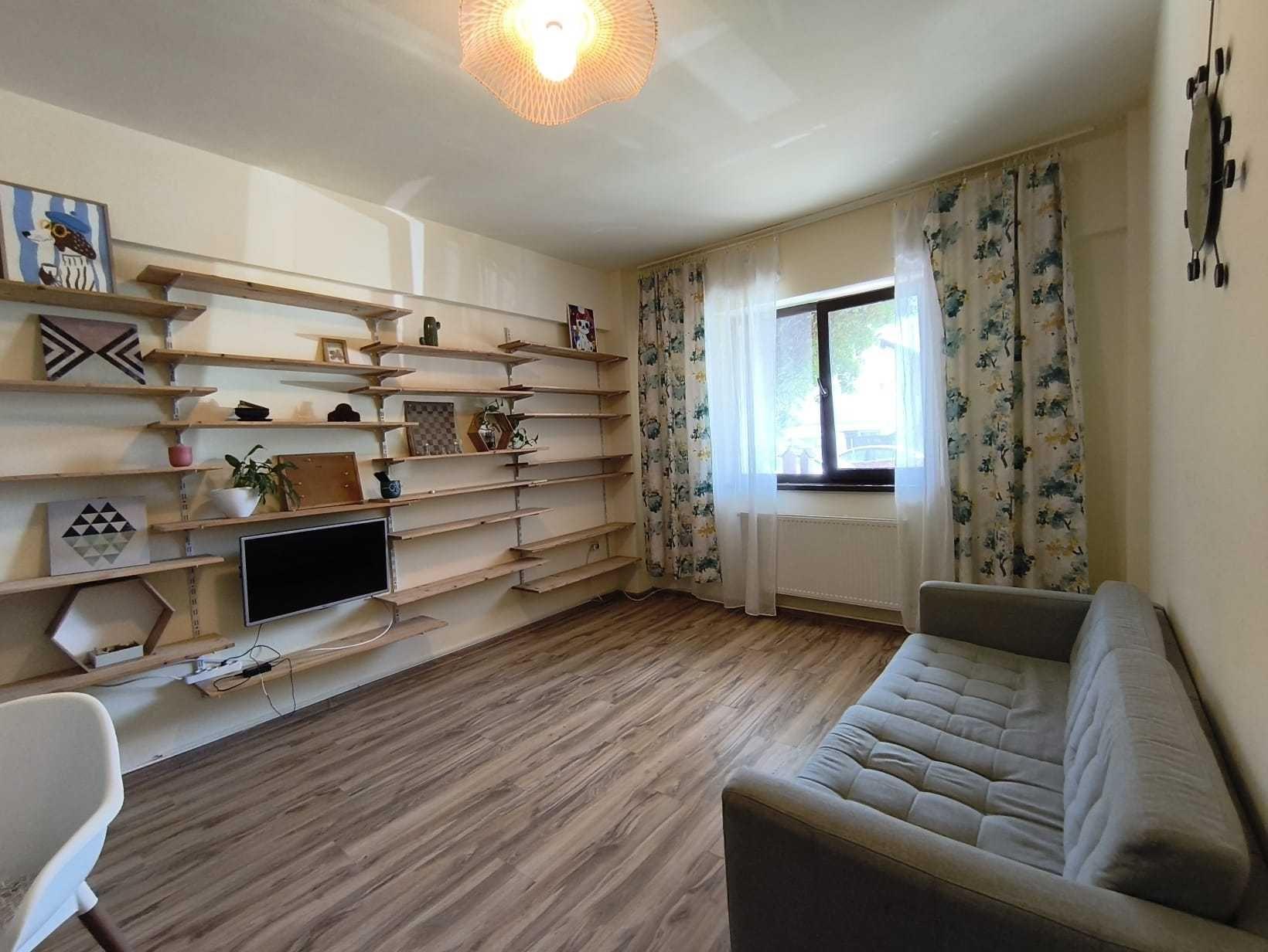 Apartament  cu doua camere decomandat 58mp bloc nou 2015 capat Cug Valea Adanca