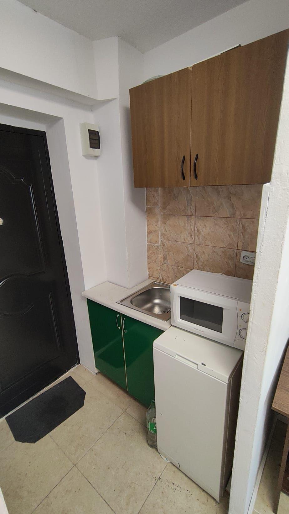 Proprietar vând garsoniera