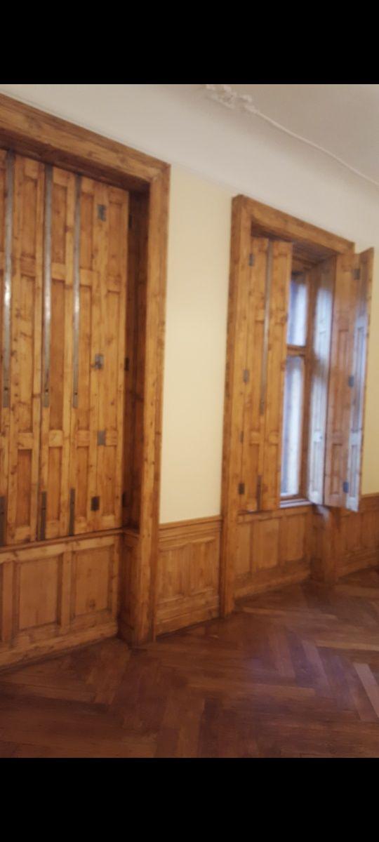 Vând apartament deosebit vis-a -vis de primărie