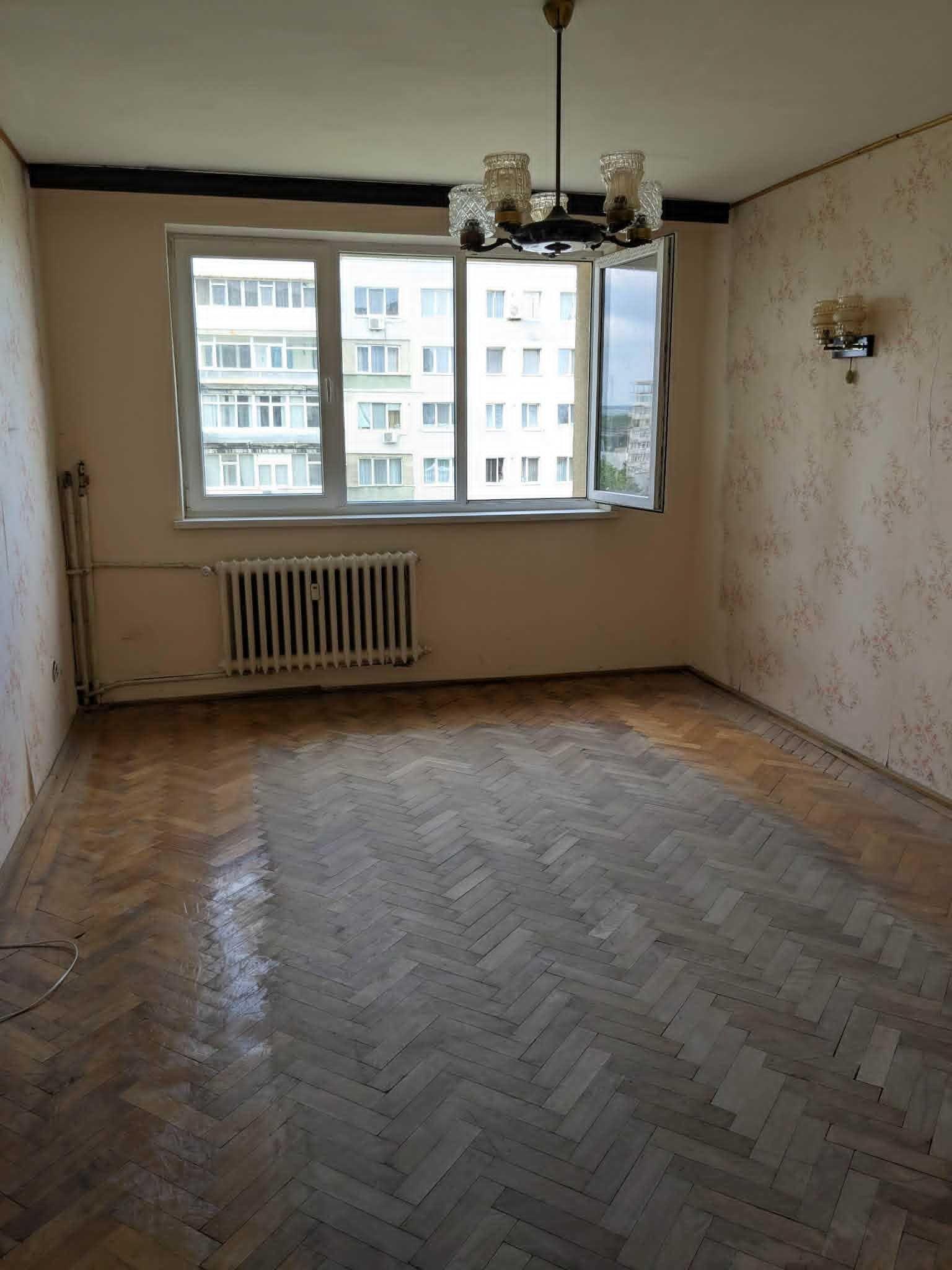 Apartament 3 camere decomandate, Cornisa