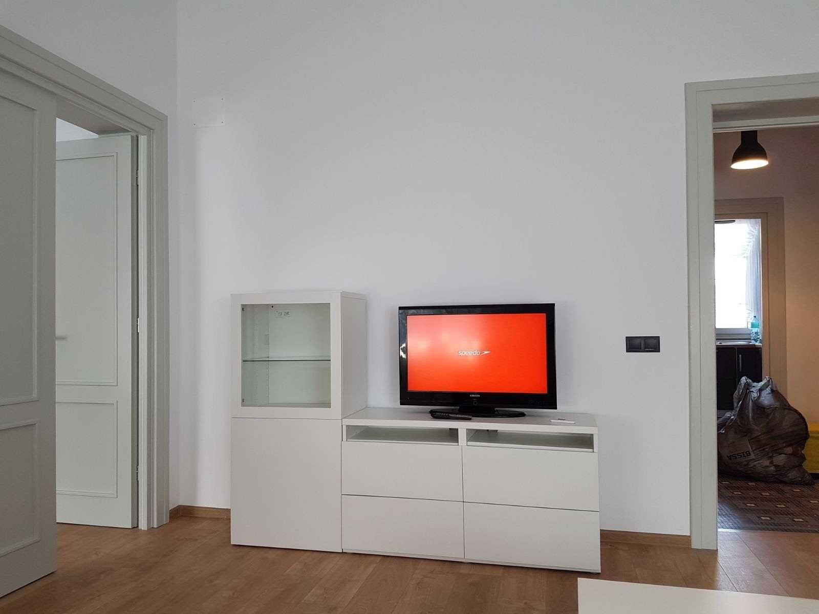Inchiriez apartament Piata Unirii/Nicolae Balcescu Farmacia 24