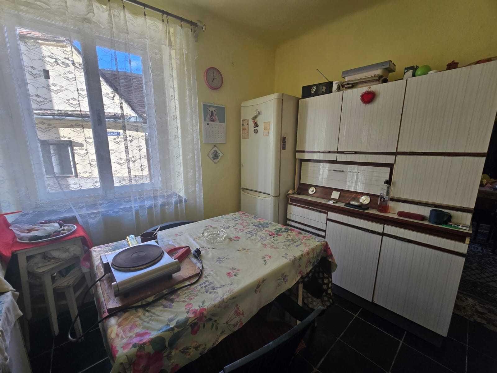 Vânzare casă în zona centrală a Sibiului, str. Cojocarilor 23 - imagine 1