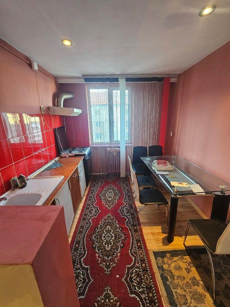 Vând apartament 3 camere 71mp bl.S9 Mărăței lângă ASIROM și Școala NR.2  zonă liniștită ,68.000  euro