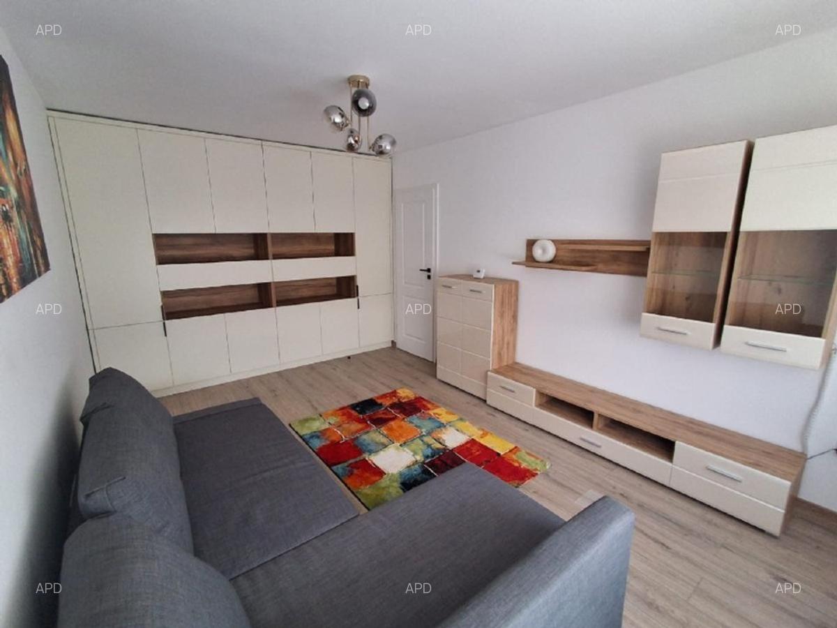 Inchiriez apartament cu 2 camere nou renovat