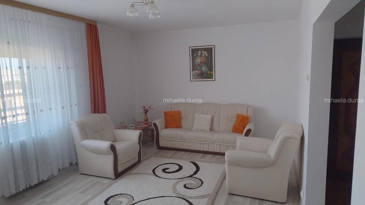 Vânzare apartament 3 camere strada Eroilor nr 8 , zona Sala Sporturilor - imagine 1