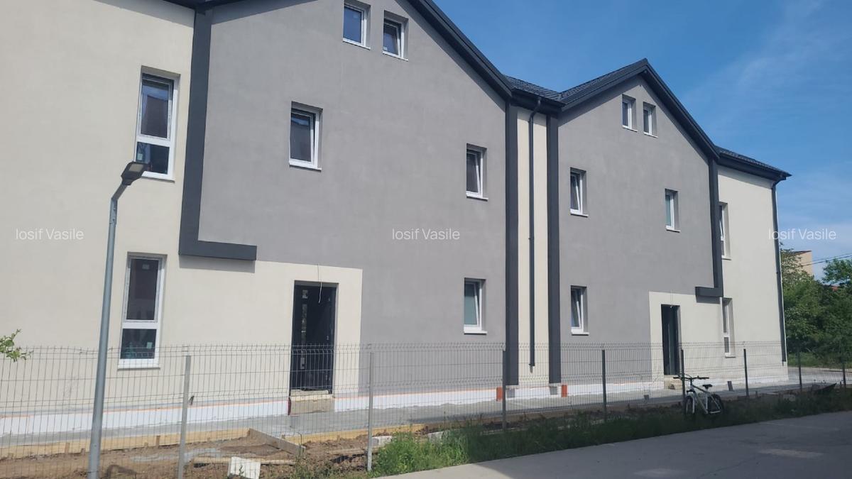 Proprietar Casa P+1+M/5 camere-4bai-150mp utili