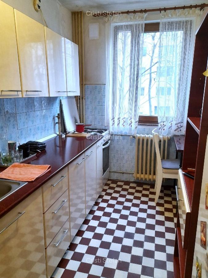Vand apartament 4 camere - imagine 1