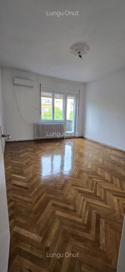 Proprietar, vand apartament 3 camere, 92mp utili, pod, 2 garaje - 195.000 Eur