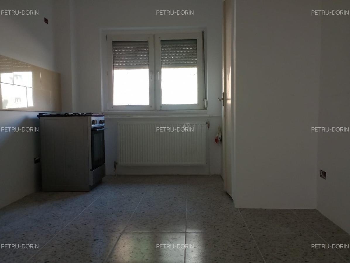 proprietar,visavis de moll