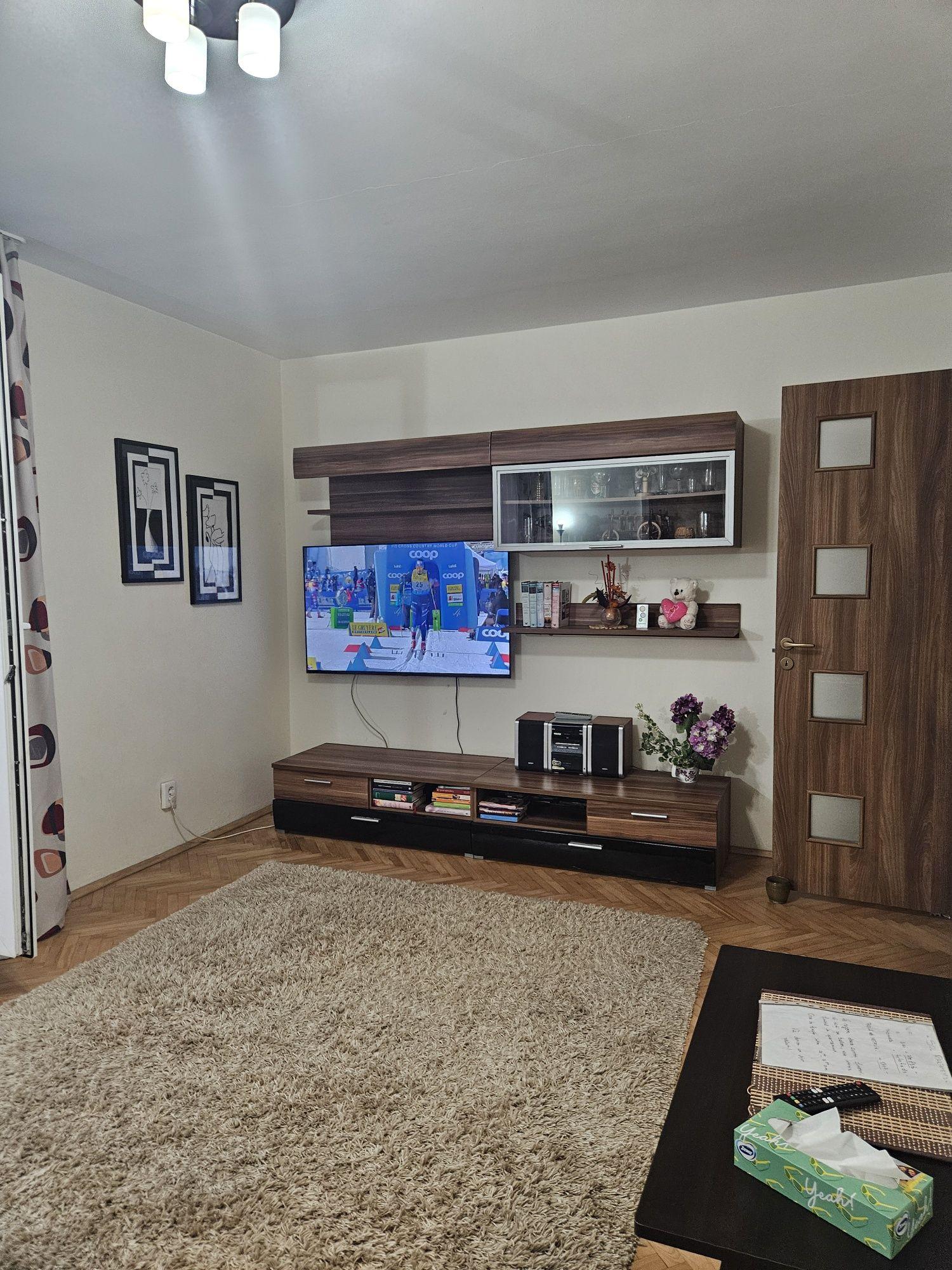 Închiriez apartament cu 3 camere - imagine 1