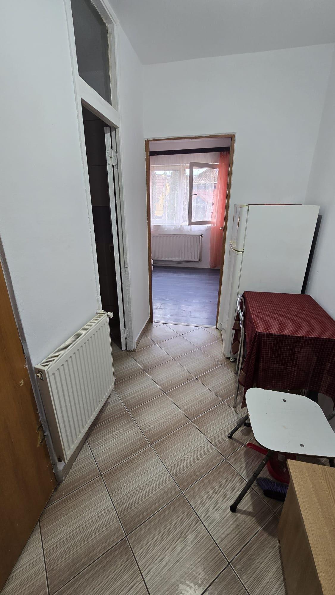 Vând garsonieră zonă centralăl