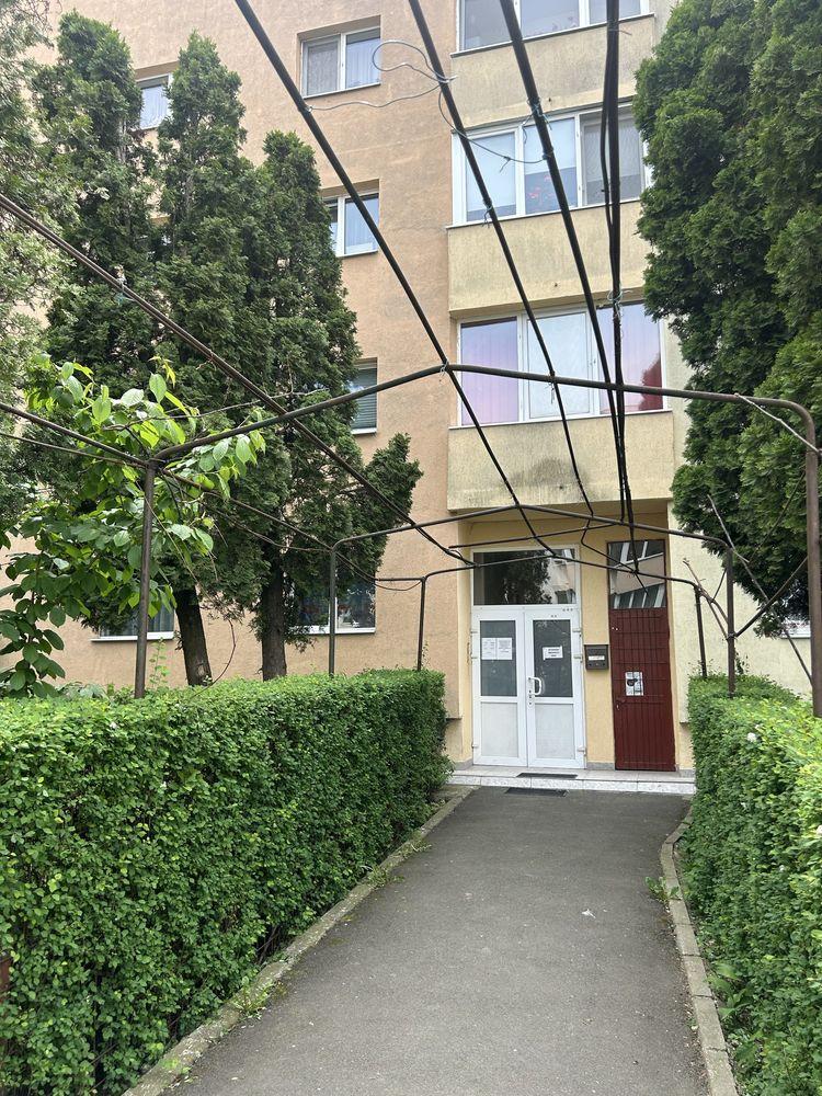 Vand apartament 3 camere