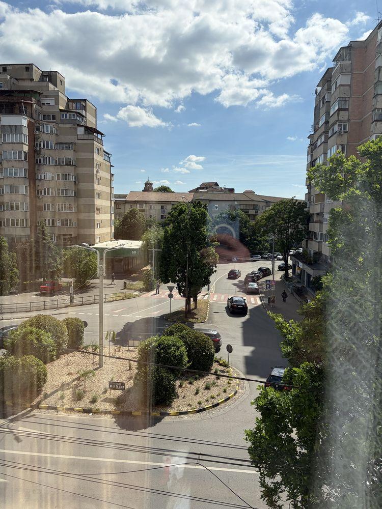 Apartament 2 camere - Bld Dacia - 50 mp - etaj 3 - lift - Proprietar