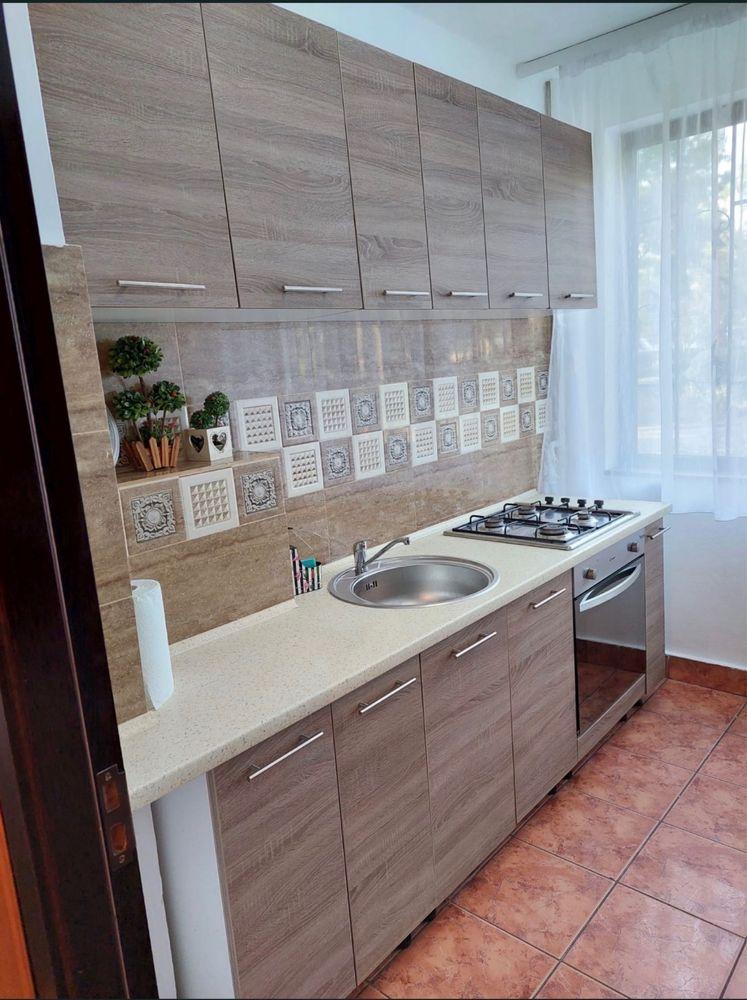 Vand Apartament zona Strada Camelie Nord bloc 42 semidecomandat 45 mp2