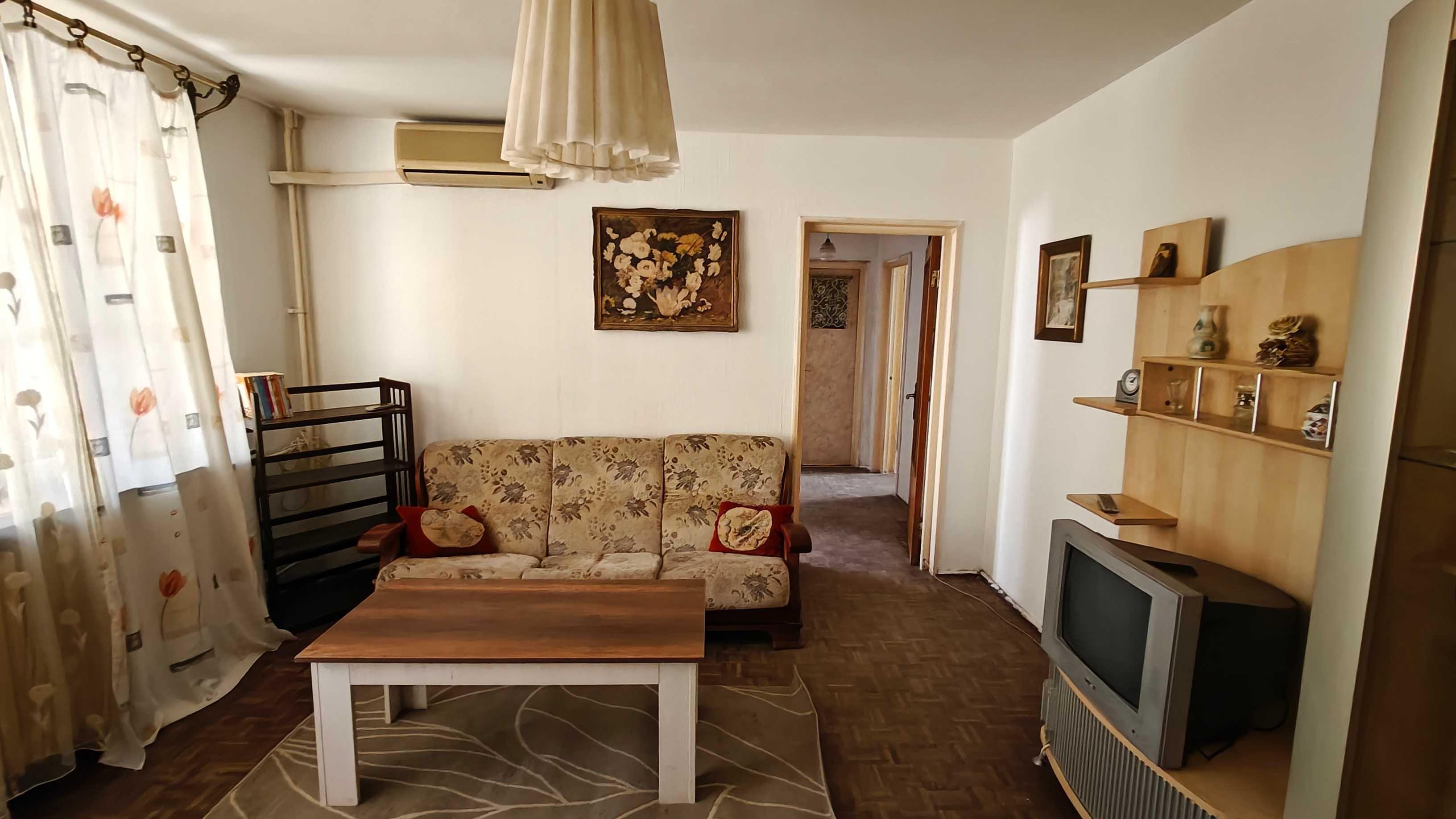 De vânzare apartament 3 camere la preț de 2 camere - imagine 1