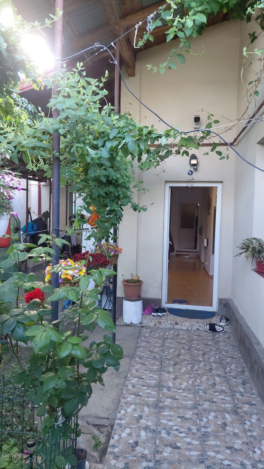 Casa de vanzare sector 4 - imagine 1