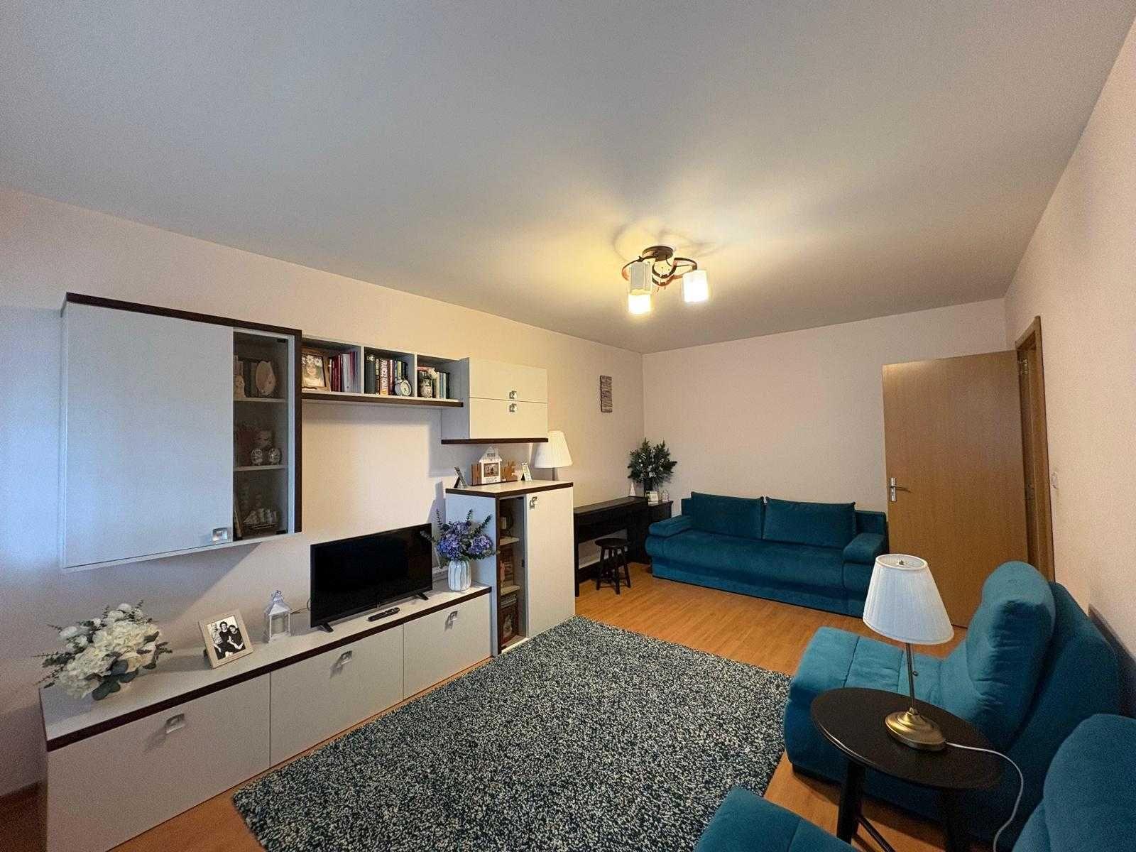 Proprietar – vând apartament 3 camere spatios
