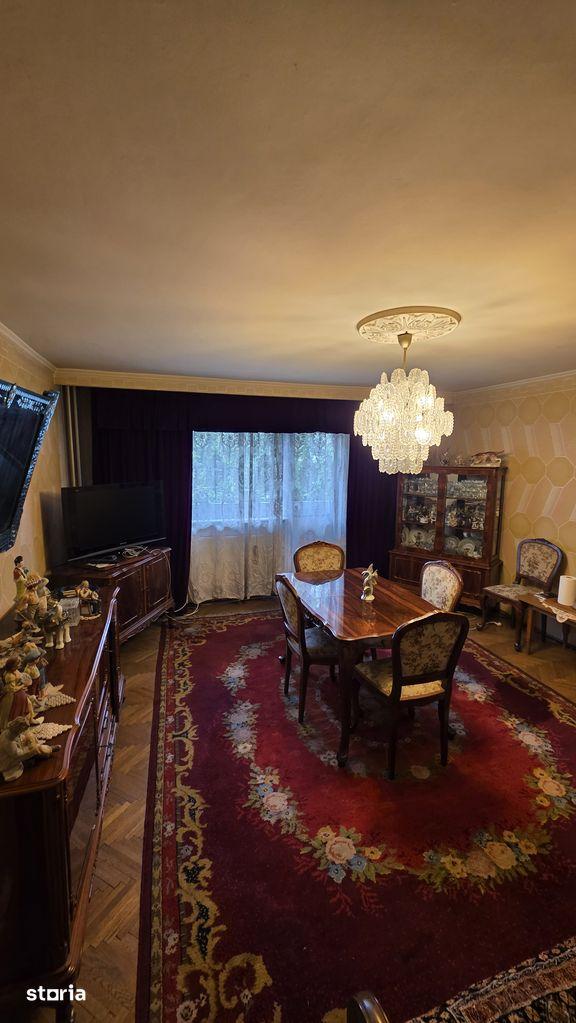Apartament 4 camere, 93 mp utili, etaj 3/4, decomandat, zona Centrala - imagine 1