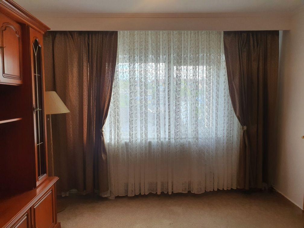 Inchiriez apartament