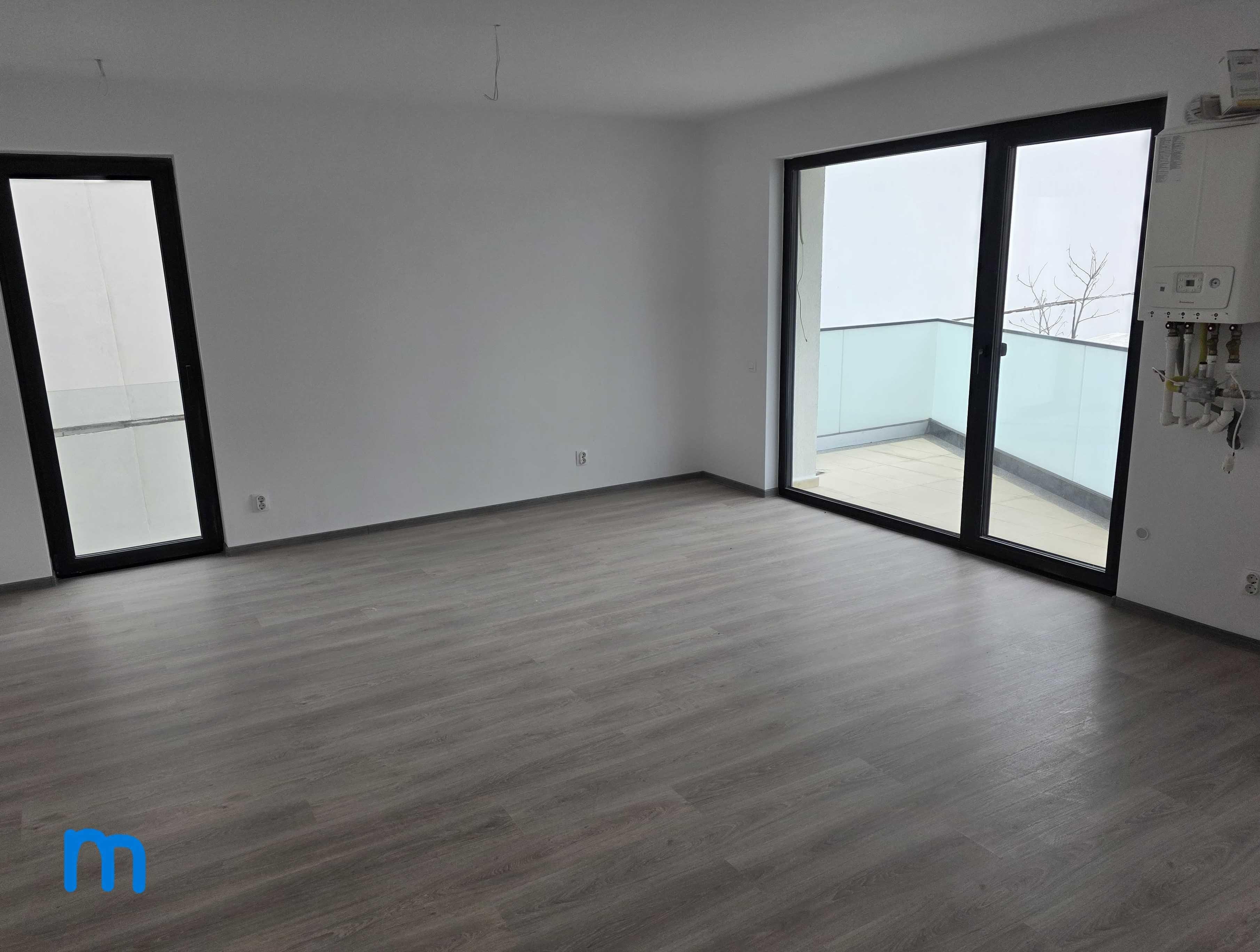Apartament cu doua camere nemobilat in bloc nou central / Smeurei - parter inalt, doar pentru birouri