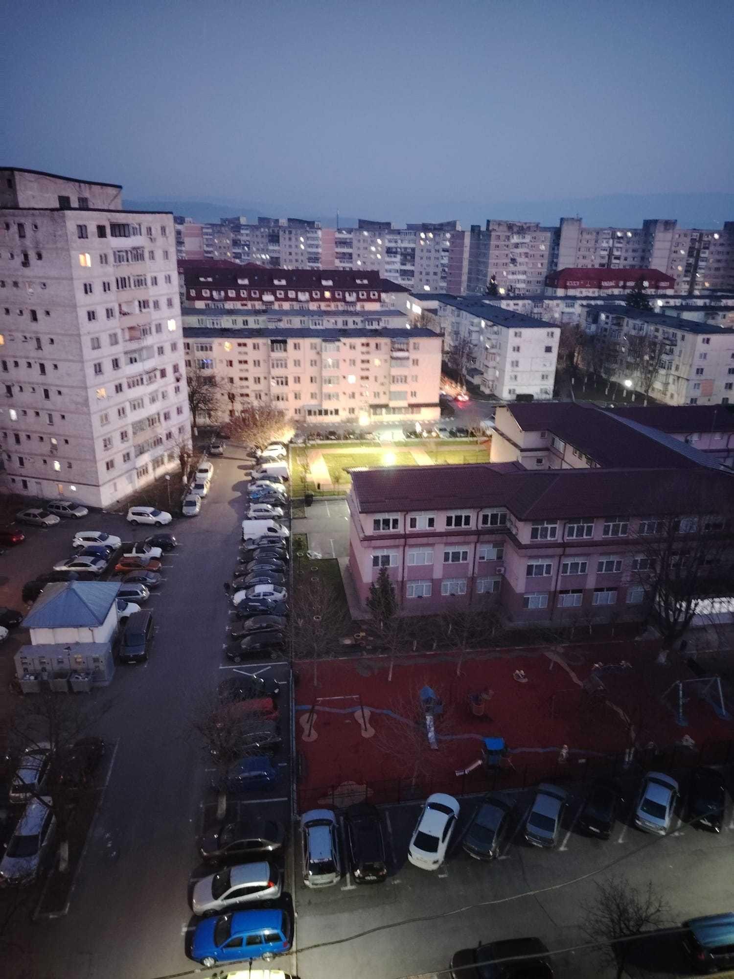 Inchiriez apartament 2 camere decomandat - zona Ostroveni