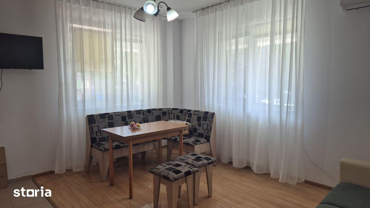 Nicolina 1, 2 CD, bloc nou, mobilat