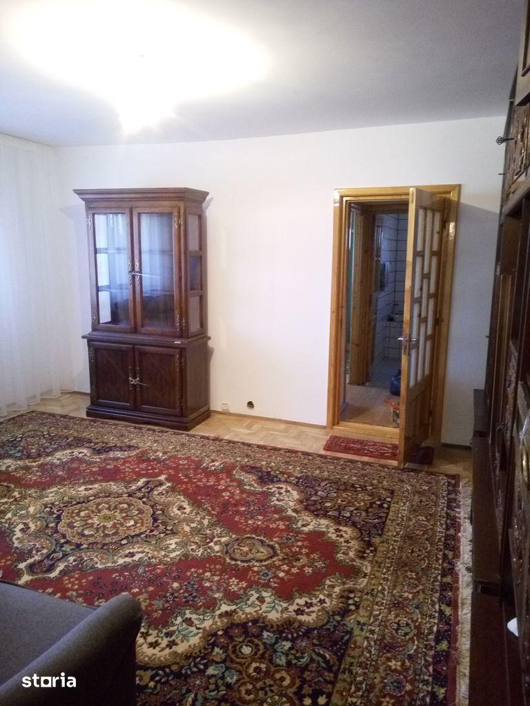 Apartament 3 camere zona Caraiman - imagine 1