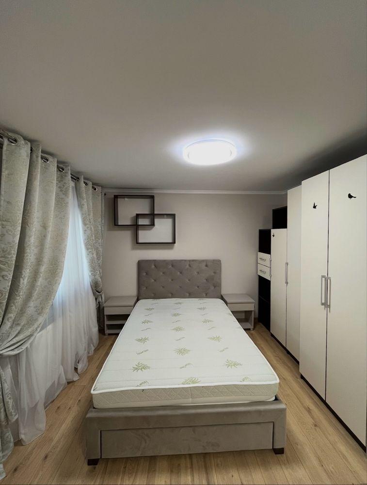 Ofer spre închiriere garsonieră recent renovată, situată în cartier Brosteni Buzau - imagine 1