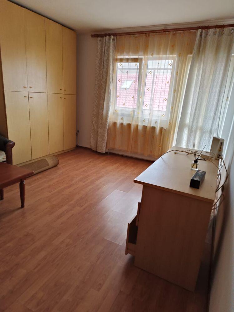 Inchiriez apartament cu 2 camere - imagine 1