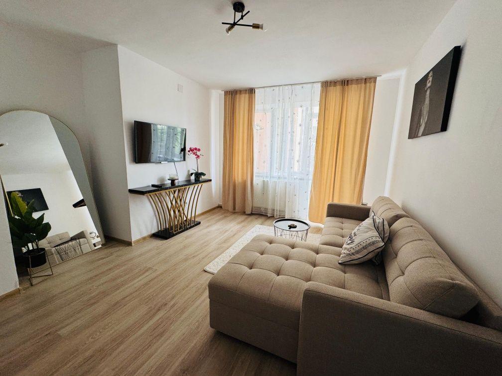 Închiriez apartament Bulevardul Castanilor