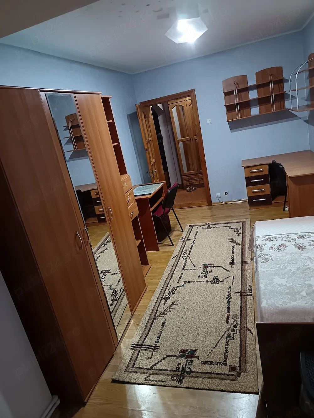 Inchiriez apartament