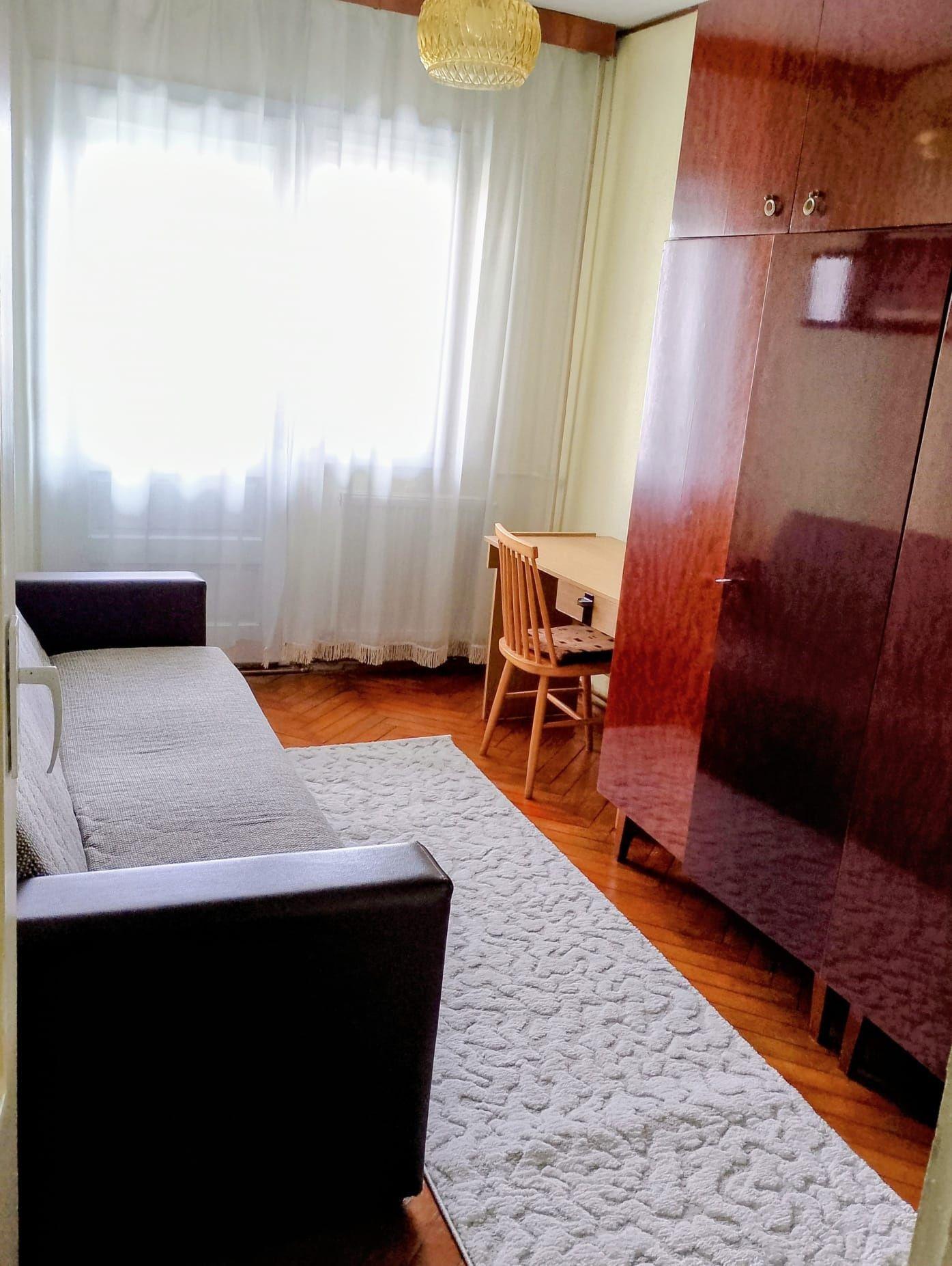 Apartament 4 camere - imagine 1