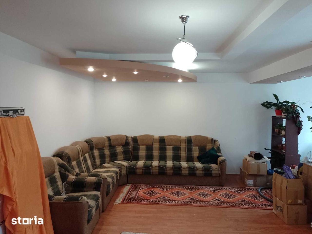Vând apartament cu 4 camere , amenajat lux , Str. Ady Endre - imagine 1