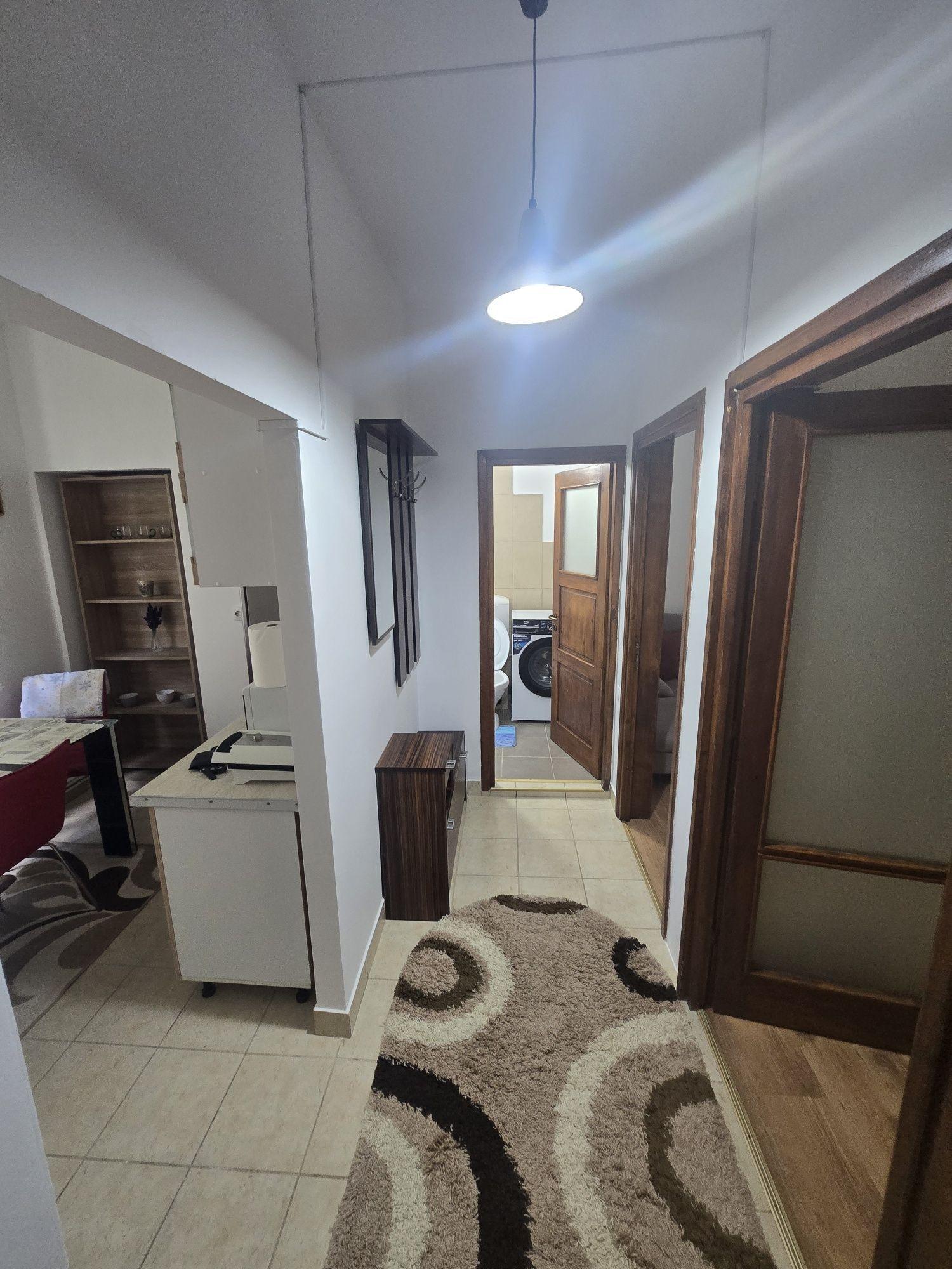 Ofer spre închiriere apartament cu 2camere zona Onix