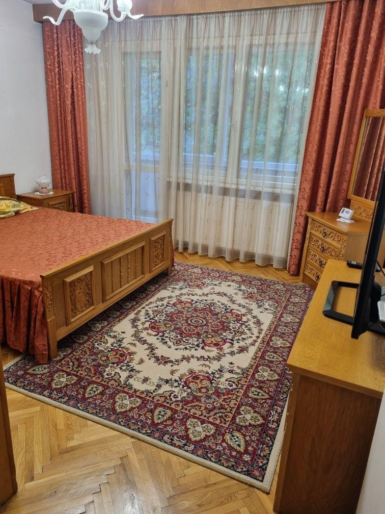 Particular ofer spre închiriere 3 camere,Calea București, Județean, Toamnei, AFI Mall