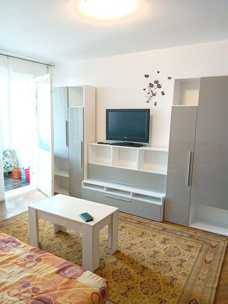 Apartament de închiriat