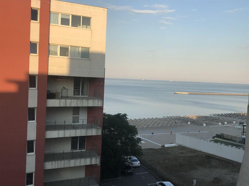 Apartament 3 camere cu vedere frontala la mare