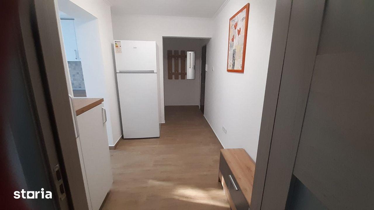 Apartament De Vanzare  3 Cemere Proapat Renovat