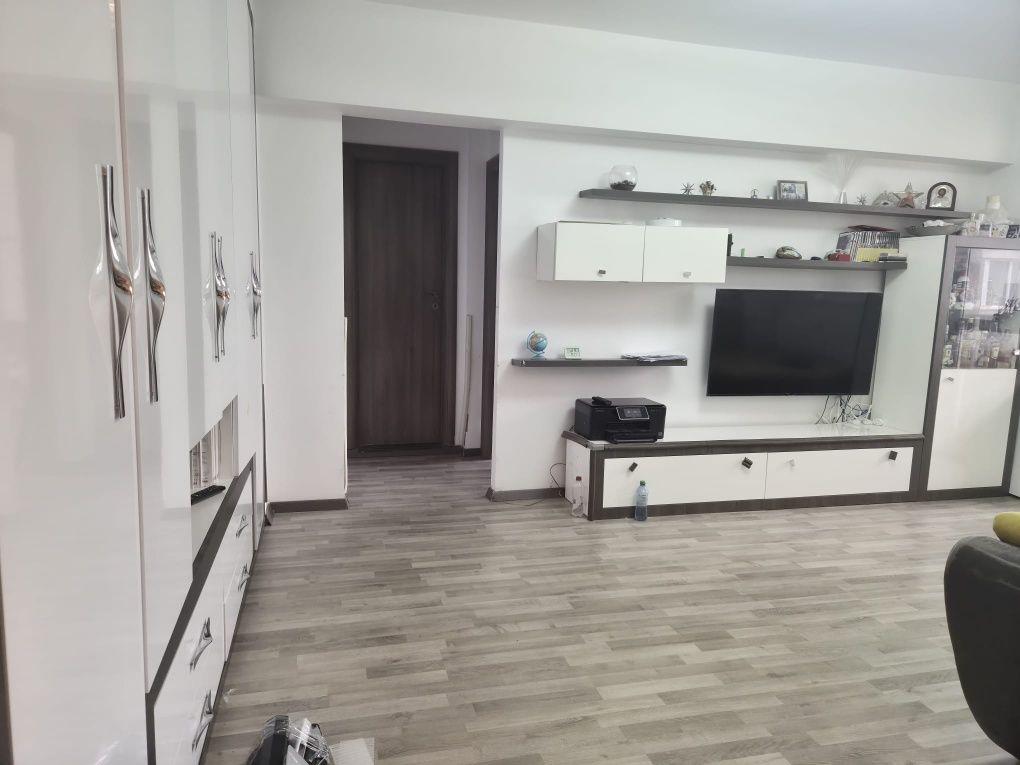Proprietar, vand ap. 2Camere Stradal cu vedere pe spate, Orientare SudEst - imagine 1