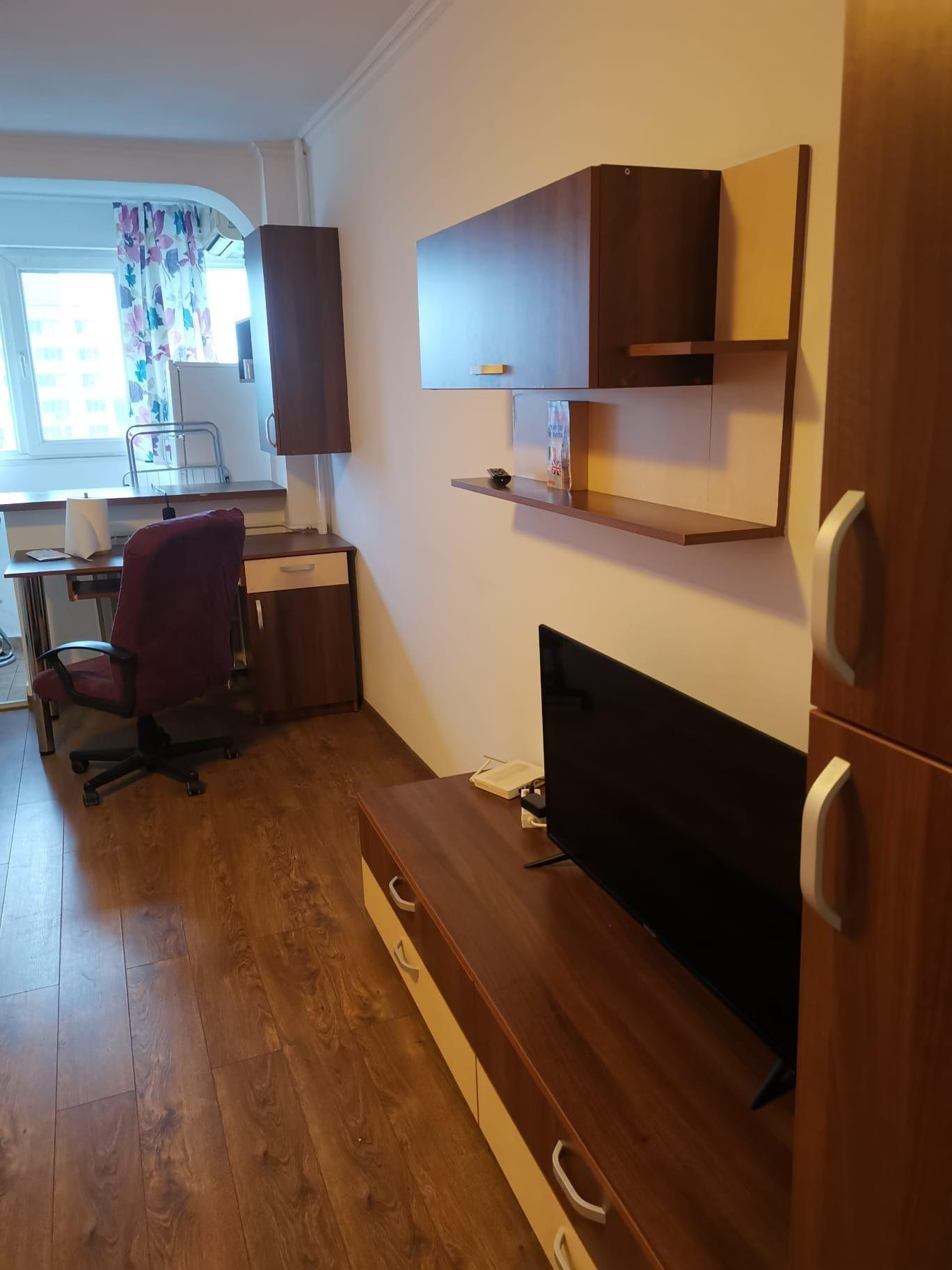 Închiriez garsoniera cf 1 zona piața Minis