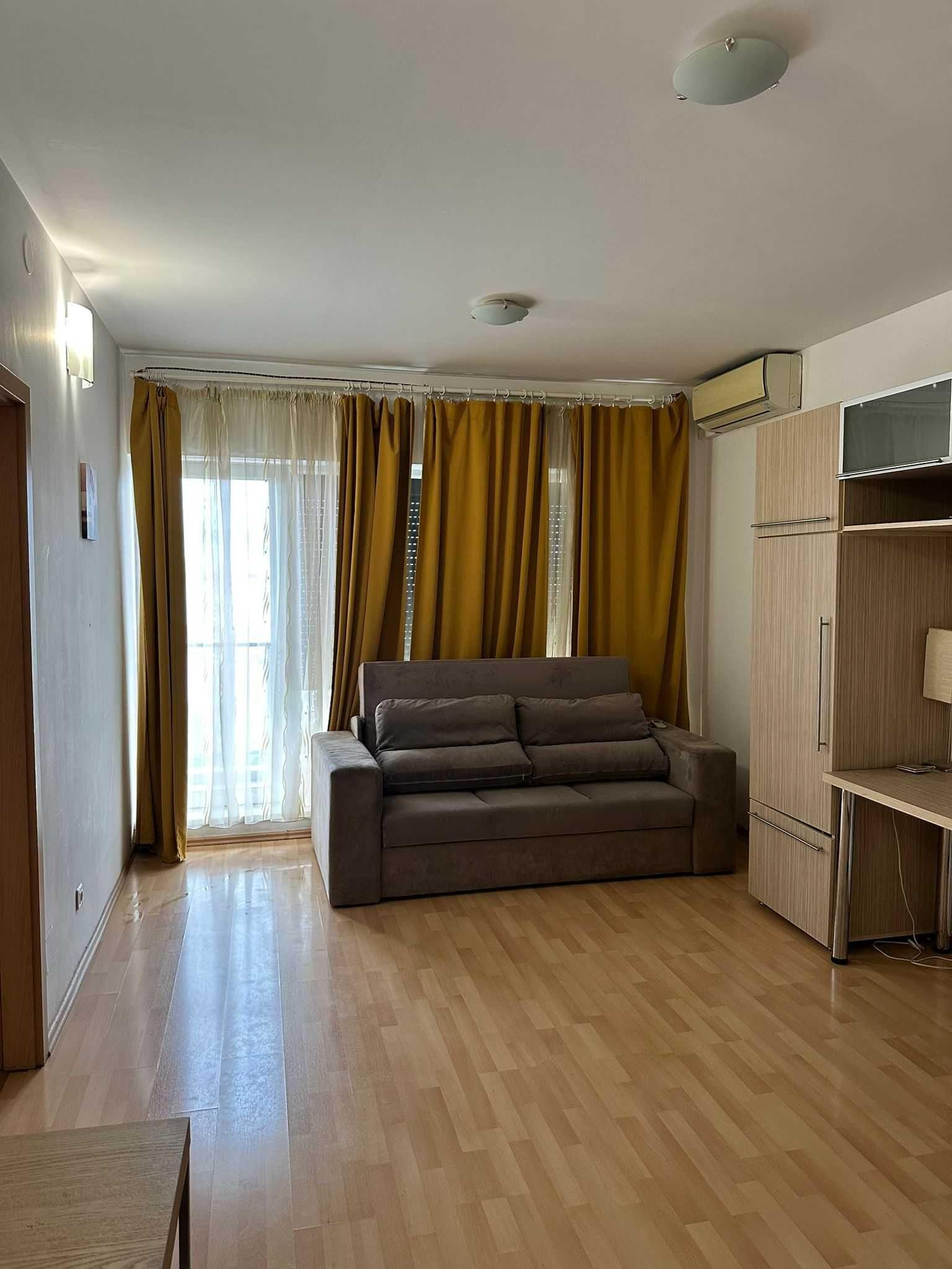 Proprietar - inchiriez garsoniera spatioasa cu parcare in complex Rasarit de Soare