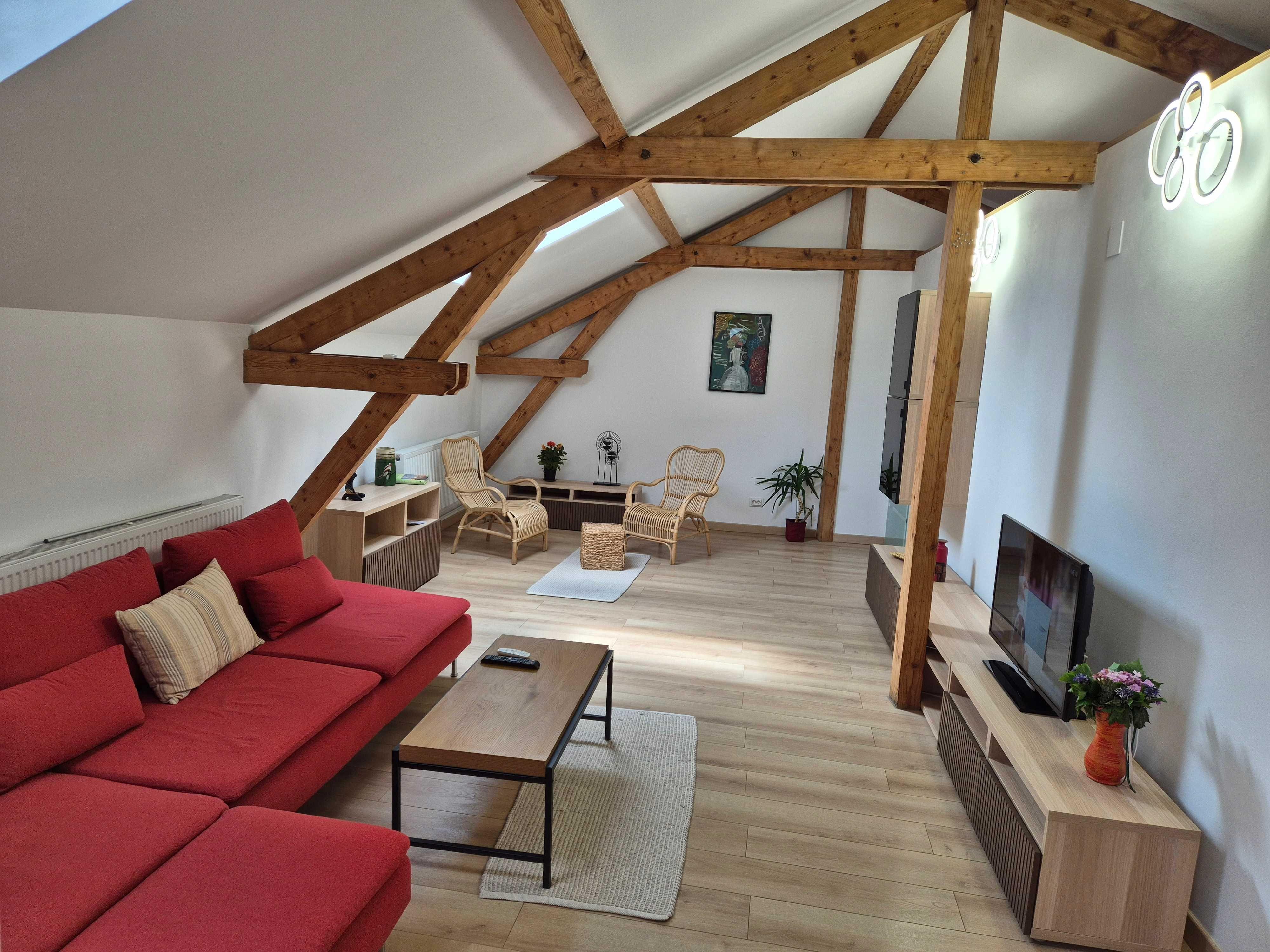 Închiriez apartament recent renovat pe Calea Călărașilor, Unirea, Foișorul de foc, Cartierul evreiesc - Hala Traian