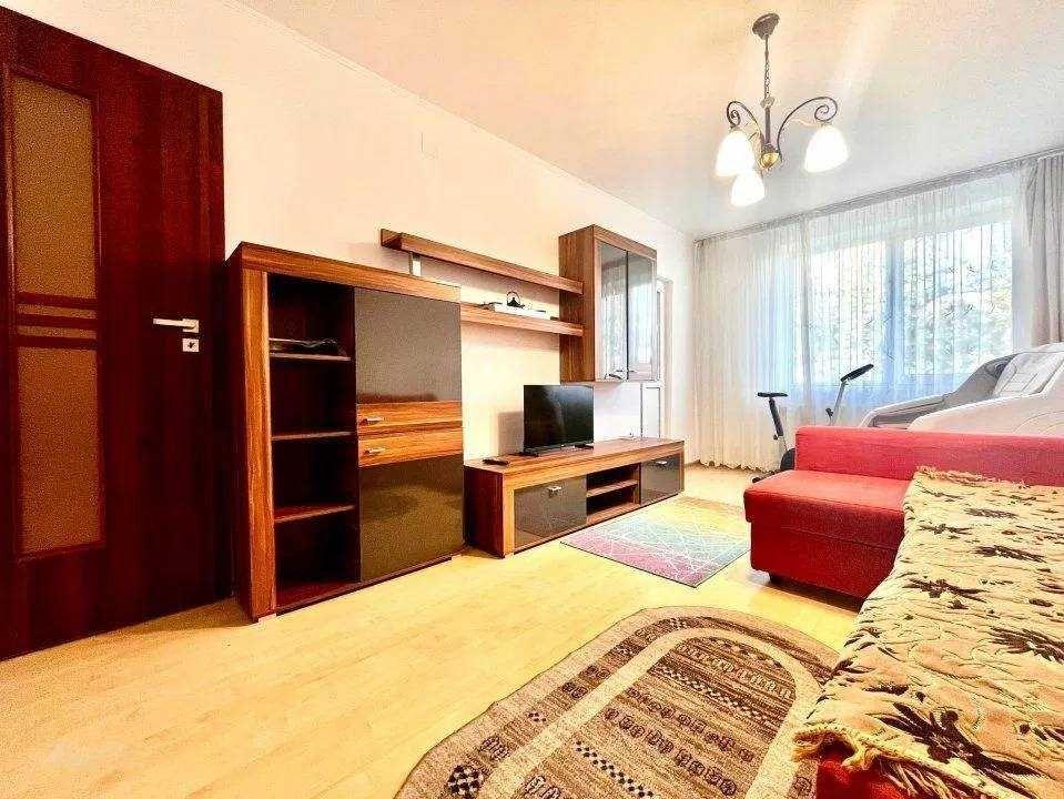 Particular, închiriere apartament 3 camere, decomandat