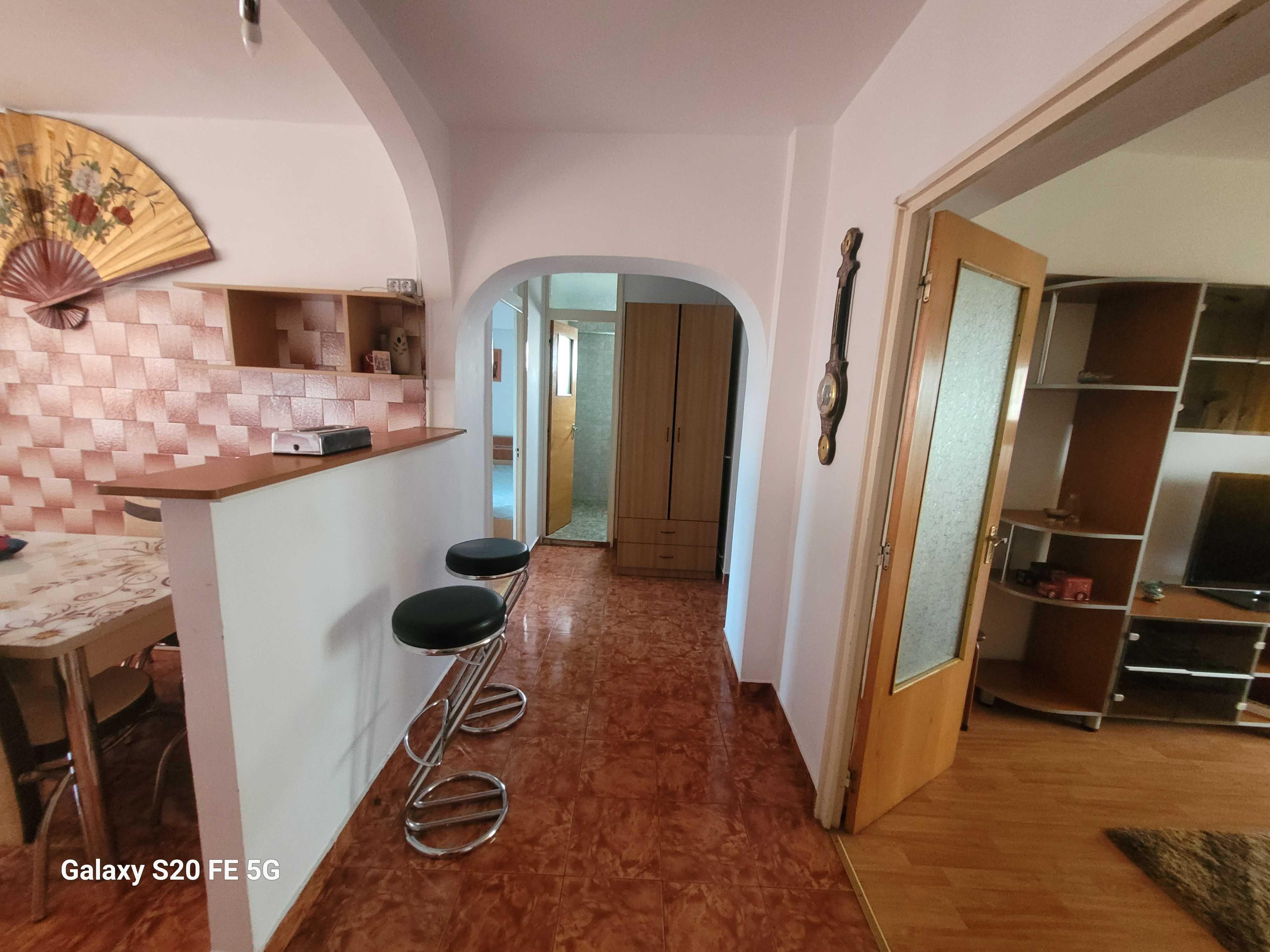 Calea Crangasi, 3 camere , 600 E, negociabil - imagine 1