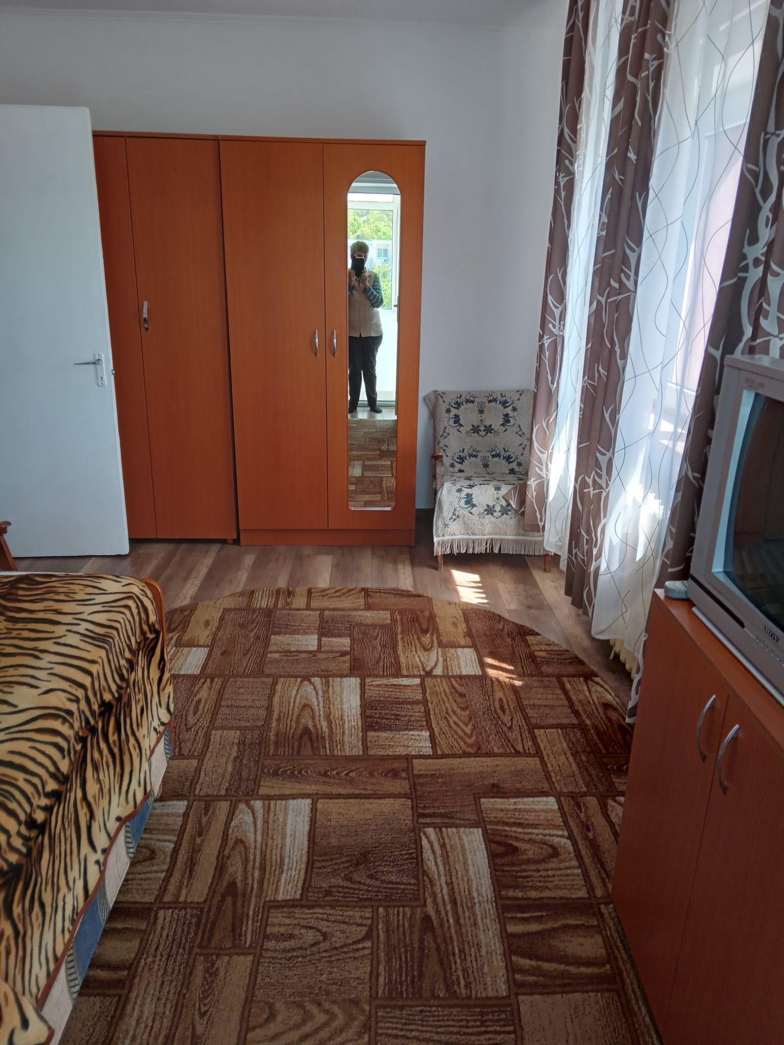 Închiriez garsonieră