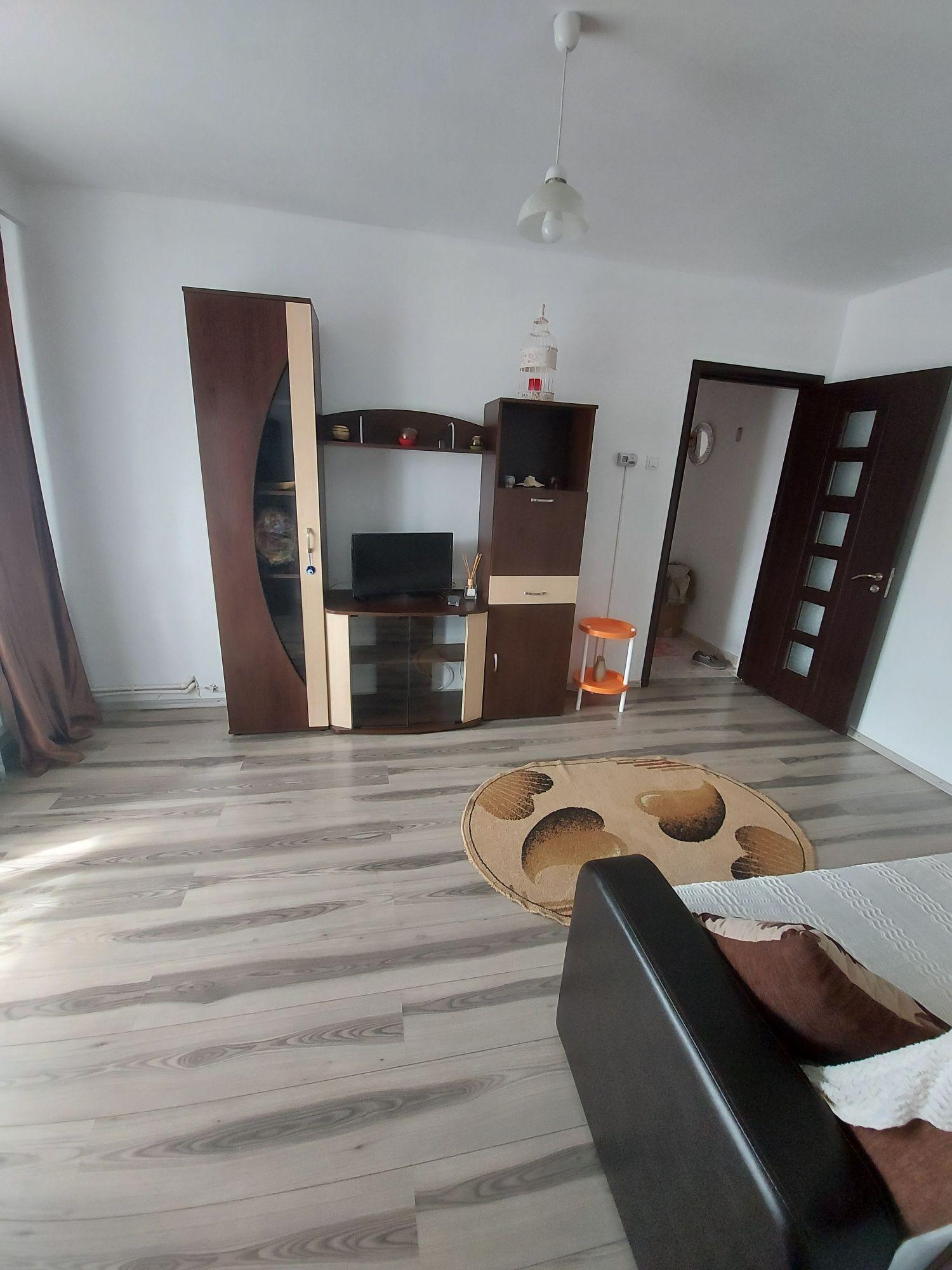 Închiriez apartament 2 camere