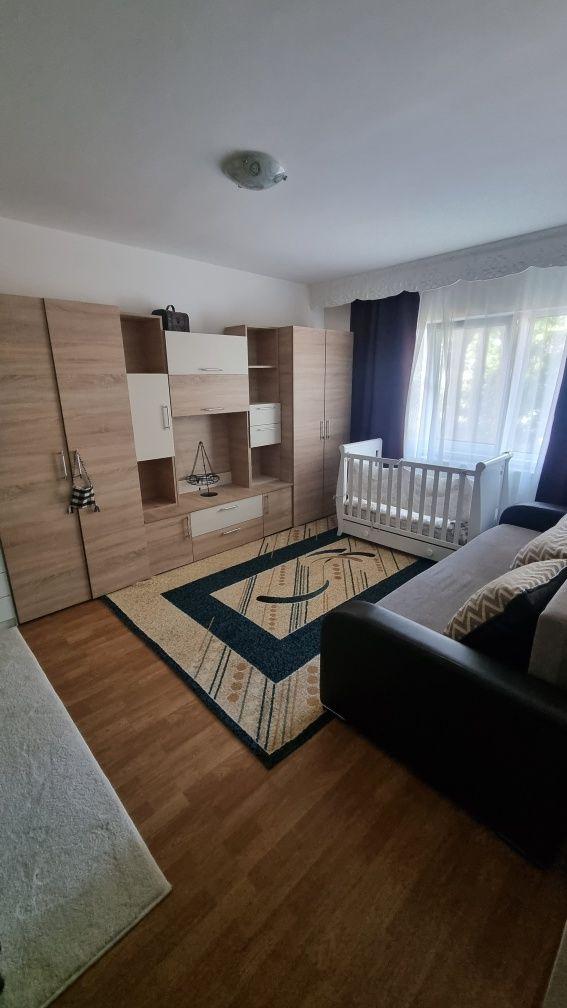Închiriez ap. 1 cameră 38 m zona Bucovinei