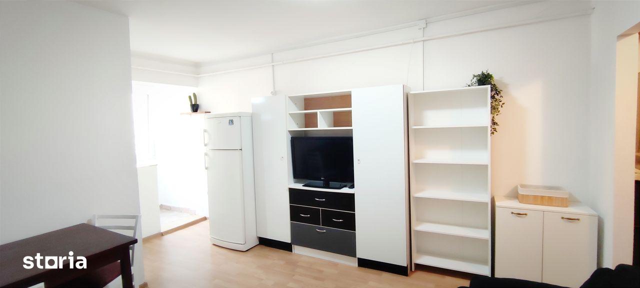 Persoana fizică - Închiriez garsonieră renovată - Baia Mare str. Gării