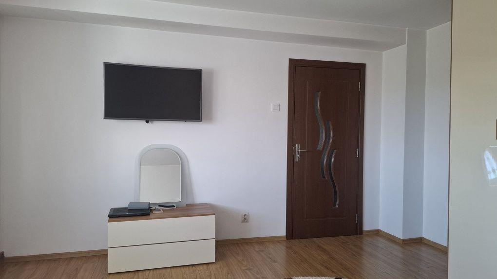 Închiriez apartament