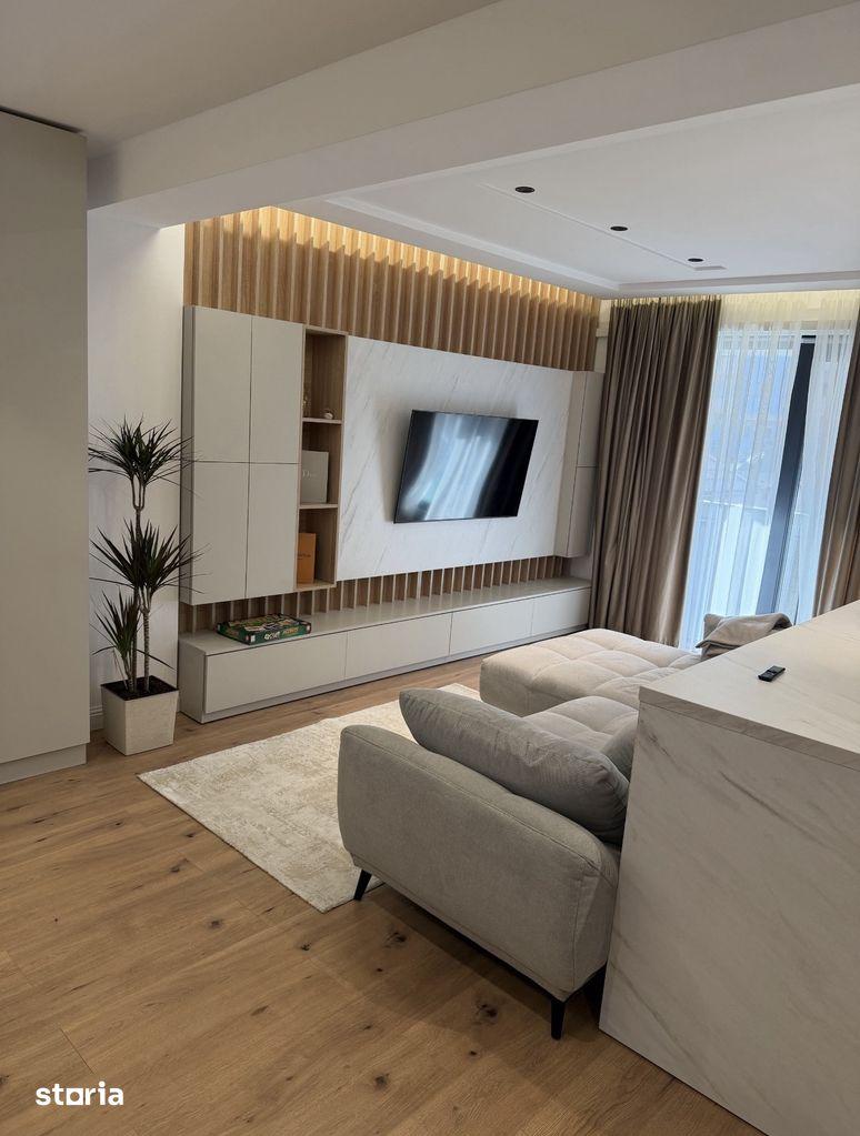 Închiriez apartament